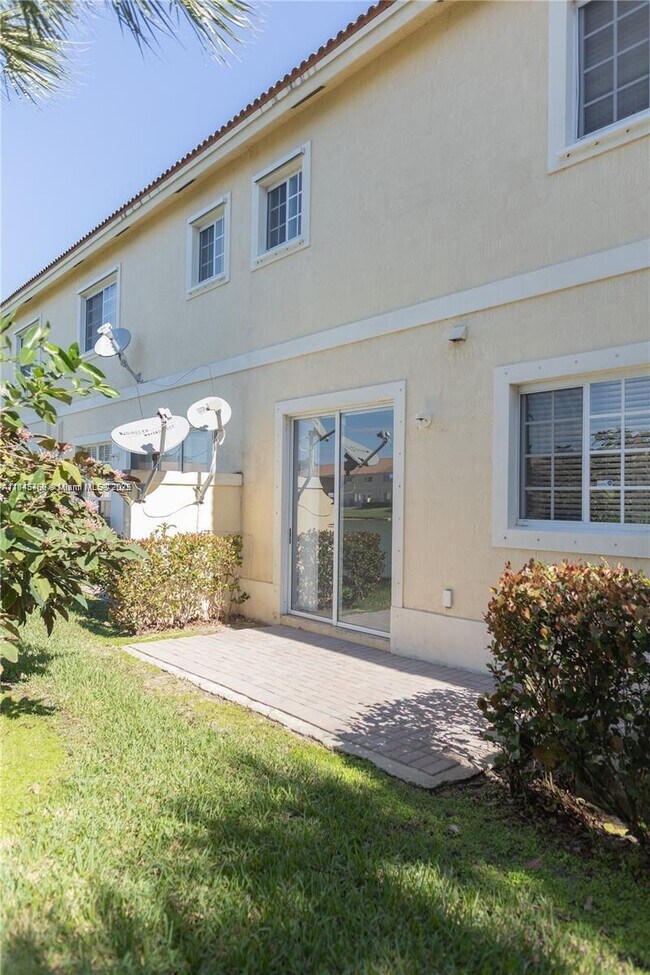 Foto del edificio - 3235 NW 31st Terrace