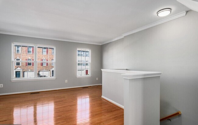 Building Photo - 45461 Bluemont Junction Sq