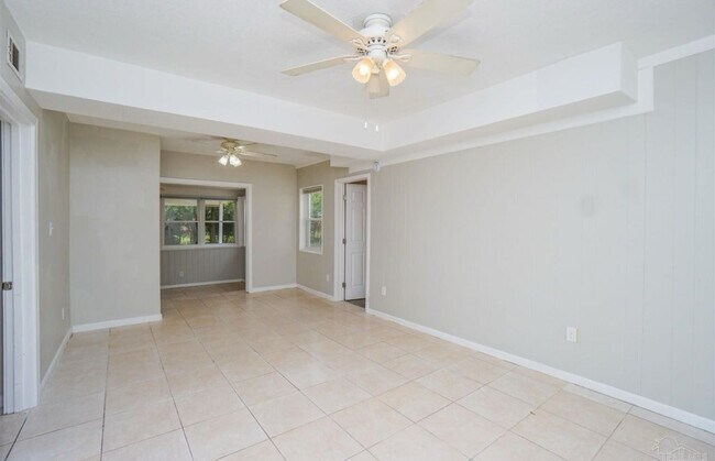 Building Photo - 107 Escalona Ave