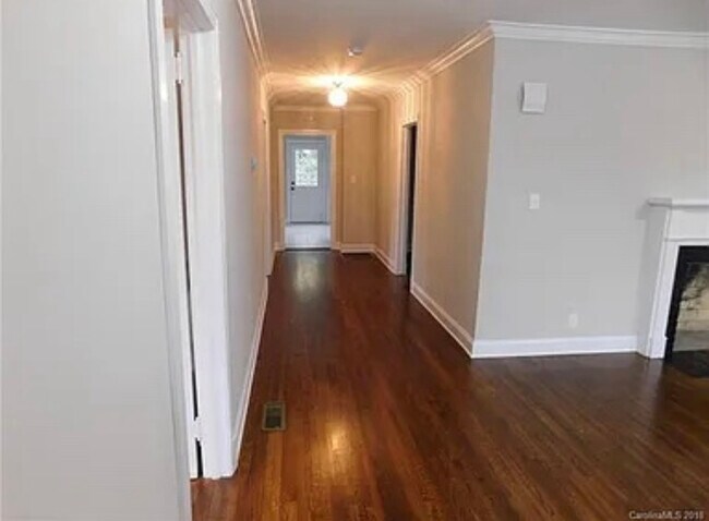 Building Photo - 406 S Catawba St
