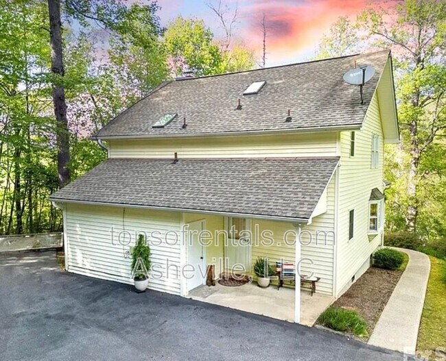 Foto del edificio - 28 Big Rock Rd