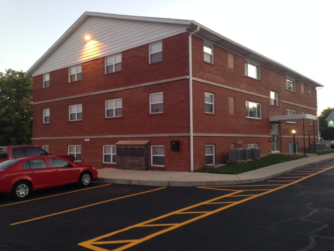 Primary Photo - 268 Meadow Dr