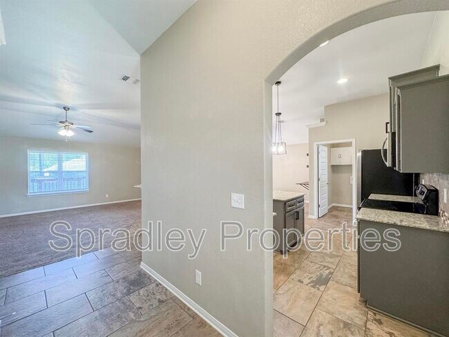 Building Photo - 907 Paseo del Plata Dr