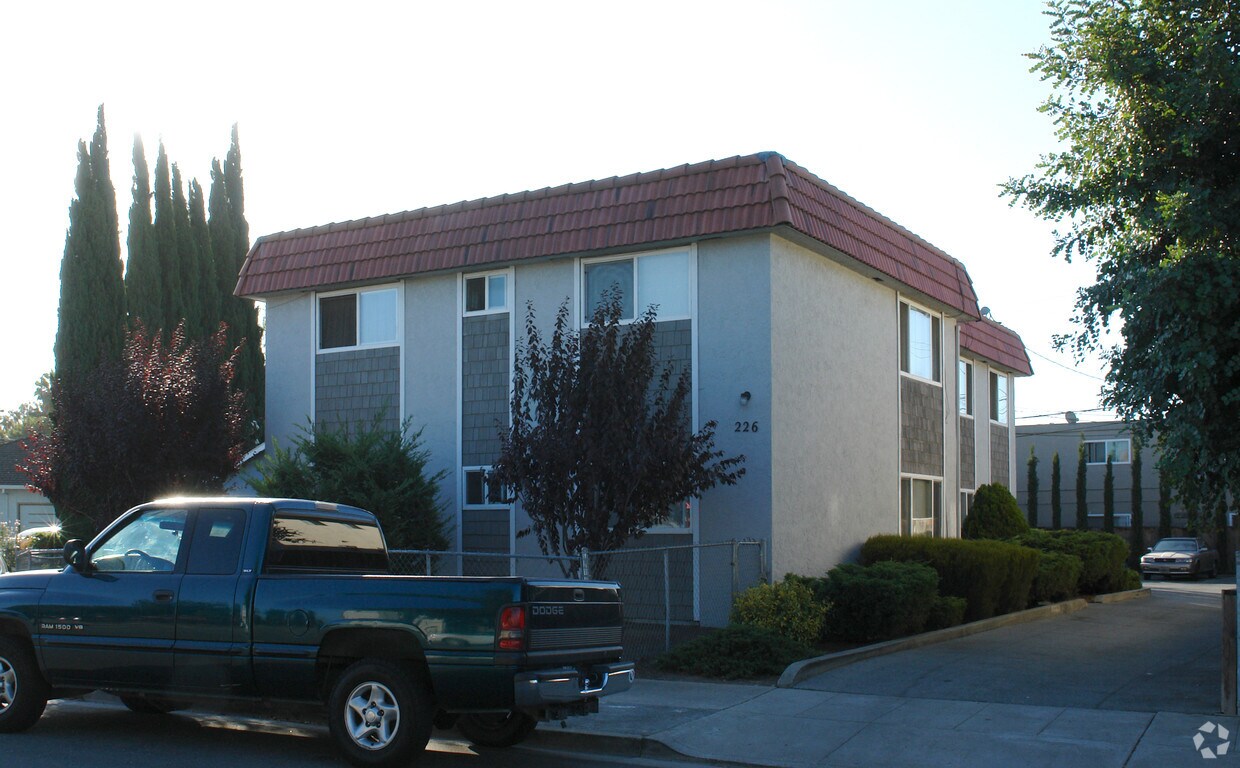 Primary Photo - 226 Eastside Dr
