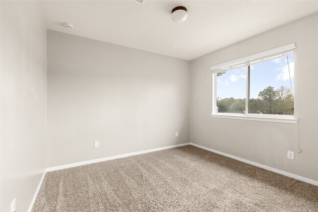 Foto del edificio - 12902 Iris Garden Ln