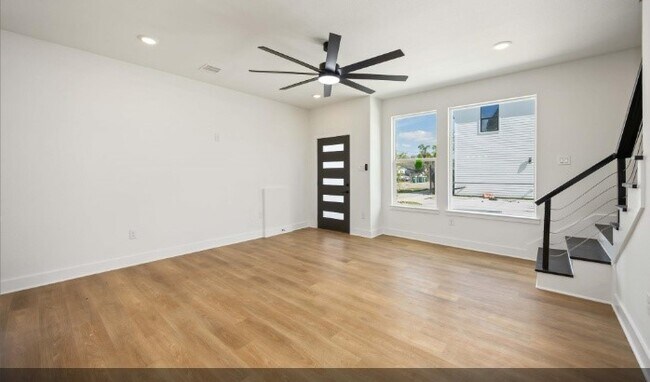 Foto del edificio - 4501 Newberry St