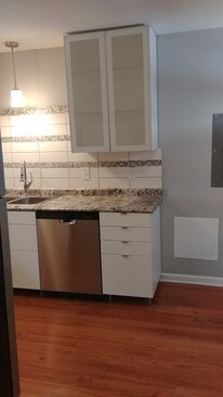 cocina/entrada principal - 130 E Vienna St
