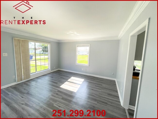 Building Photo - 308 Mango St