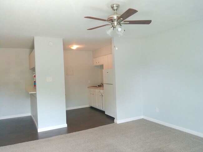 Building Photo - 2026 Waldron Rd