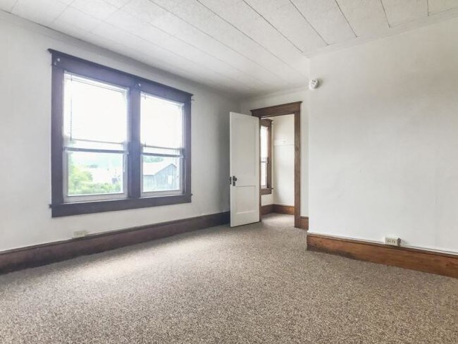 Building Photo - 2 bedroom in Lock Haven PA 17745