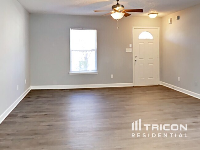 Foto del edificio - 2028 Beckwith Ln