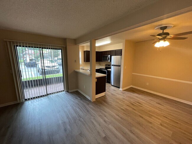 Building Photo - Beautifully Upgraded 1BD/1BA Condo in Winter Park!