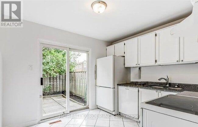 Building Photo - 2061-2061 Bridletowne Cir