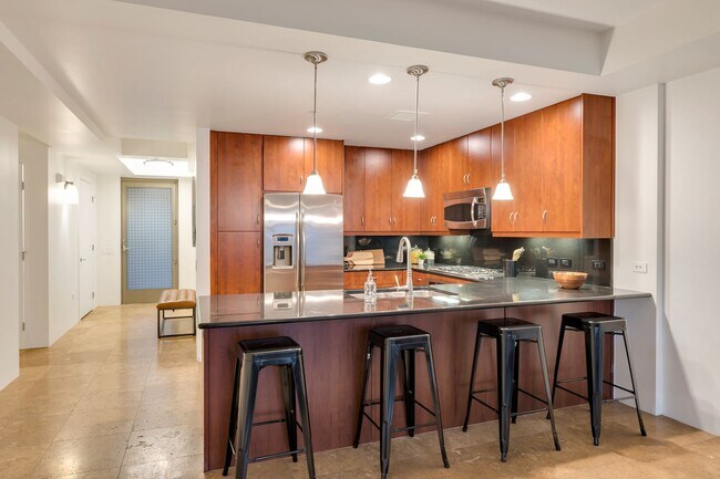 Foto del edificio - Modern Elegance and Style Colony Camelview 2 Bed Condo