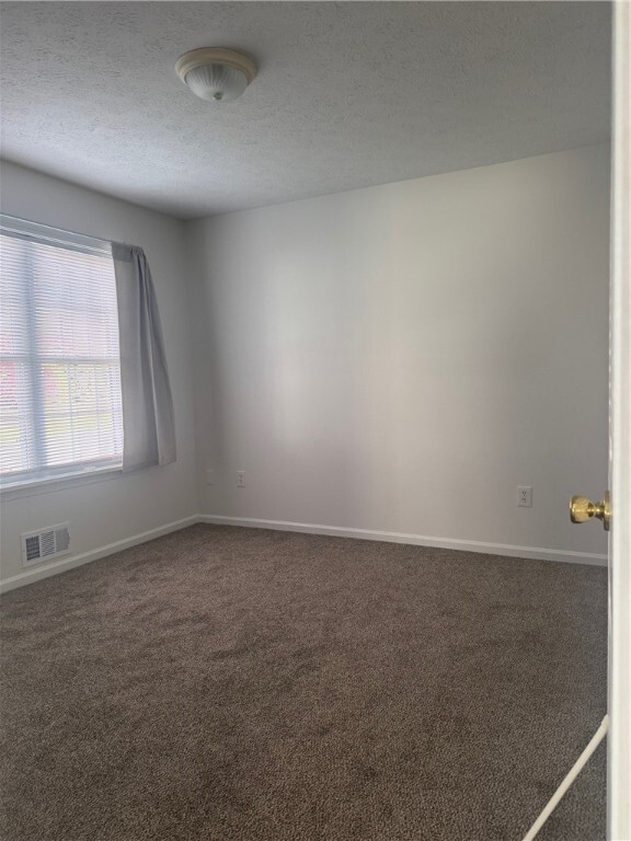 Foto del edificio - 84 Brownstone Ln