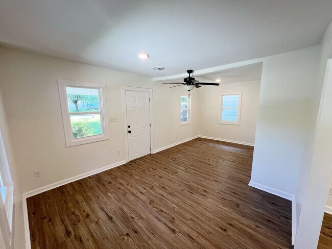 Foto del edificio - Charming Renovated Bungalow in Waldo – Mod...