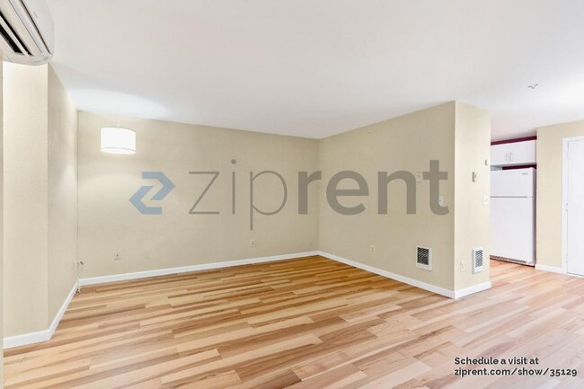 Foto del edificio - 11127 NE 43rd Cir