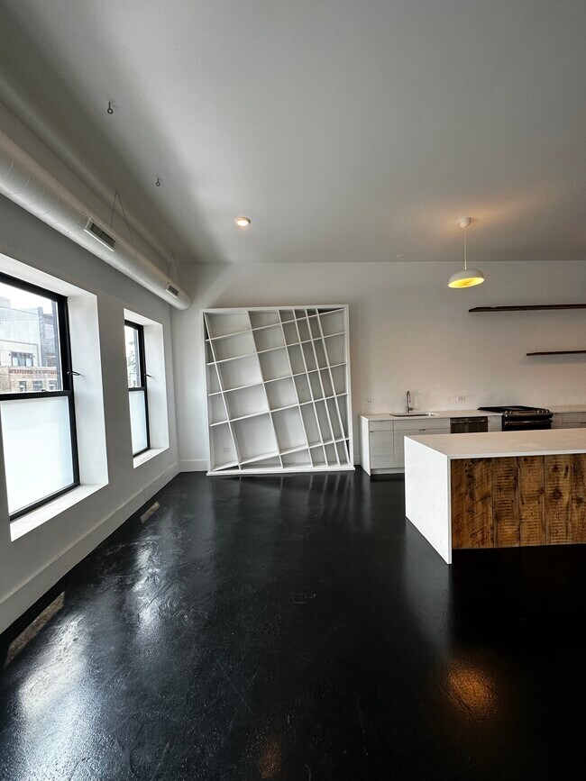 Foto del edificio - 2500 W Chicago Ave