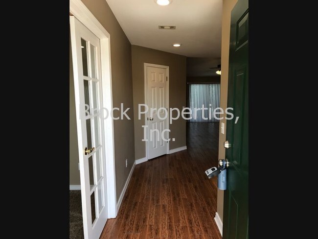 Building Photo - 9036 Caribbean Dr