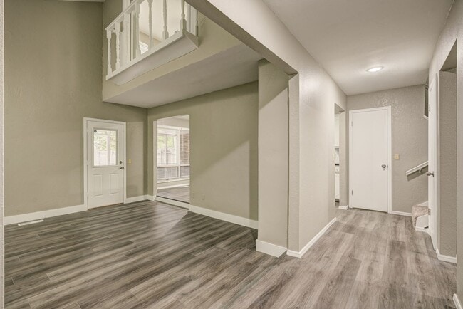 Building Photo - Stylish 2-Bed Duplex Near I-40 with Deck, ...