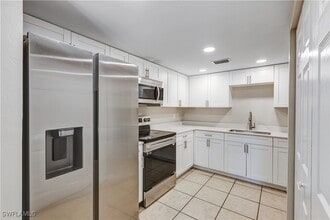 Building Photo - 5453 16th Pl SW