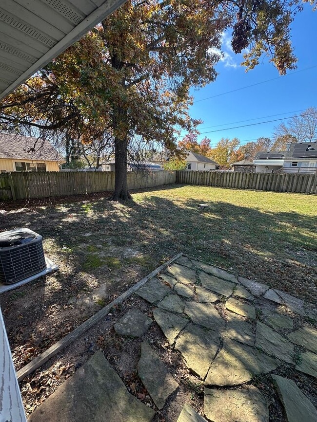 Building Photo - Beautiful Home, Beautiful Neighborhood - J...