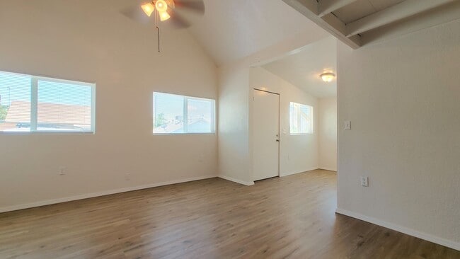 Building Photo - Newly Remodeled 2 Bedroom, 1 Bath!