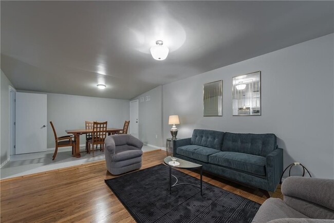Foto del edificio - 4713 N Harvey Pkwy