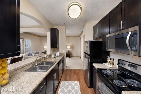 Foto del edificio - 13200 Summit Blvd
