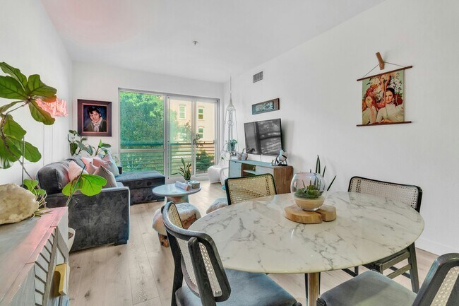 Foto del edificio - 445 Island Ave