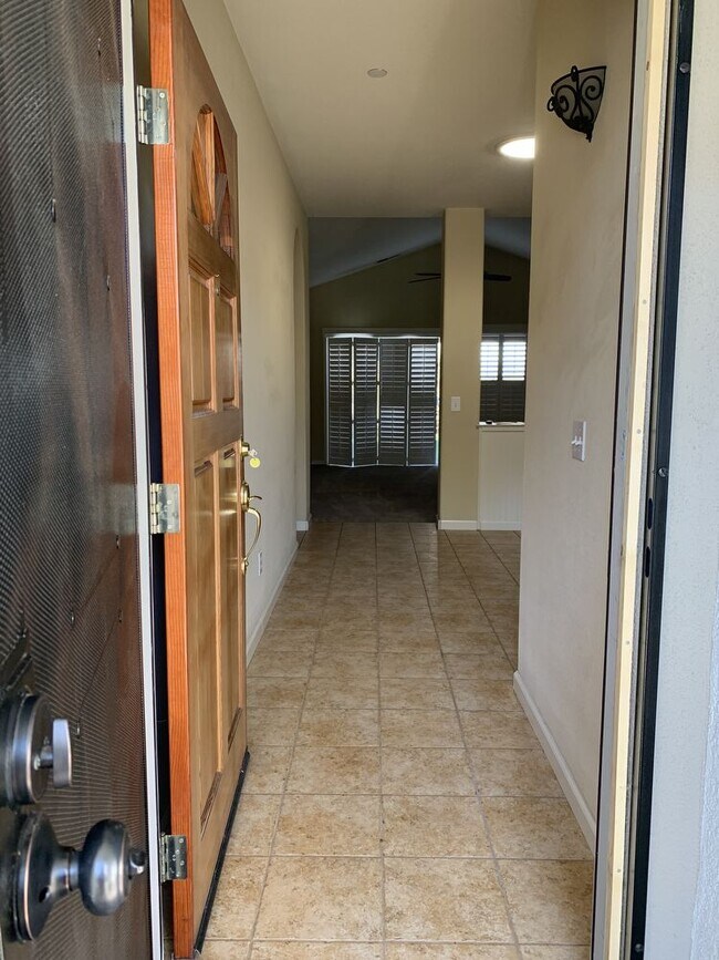 Foto del edificio - 785 Glen Miller Dr