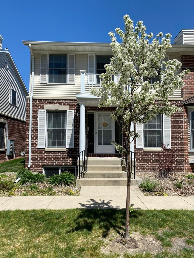 Building Photo - 2721 Hampton St