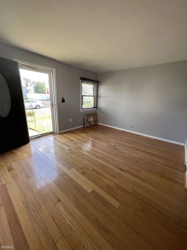 Building Photo - 4 br, 1 bath House - 718 Harrison Ave Mike...