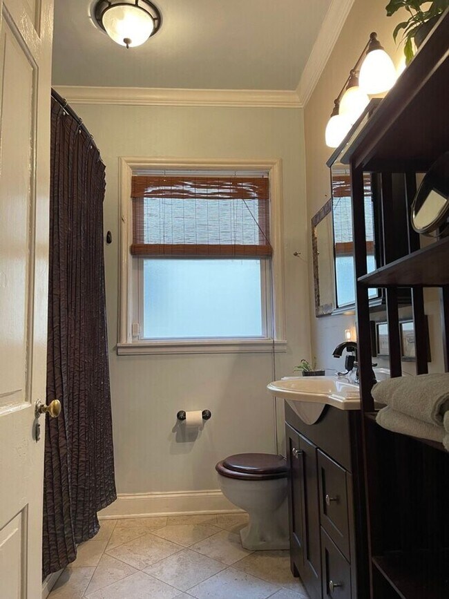 Foto del edificio - 3 BR/1BA | Newly Renovated Single Family Home | 1-Car Garage Parking | Patio in backyard!