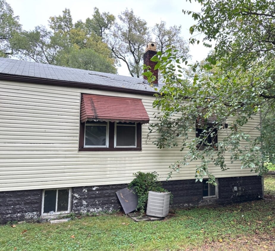 Photo - 1422 N 54th St (East St. Louis, IL)