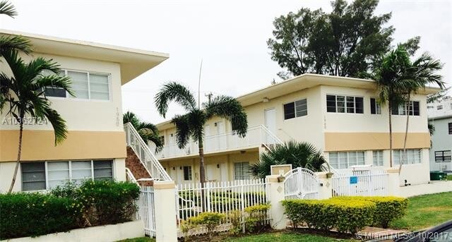 Building Photo - 1960 Biarritz Dr