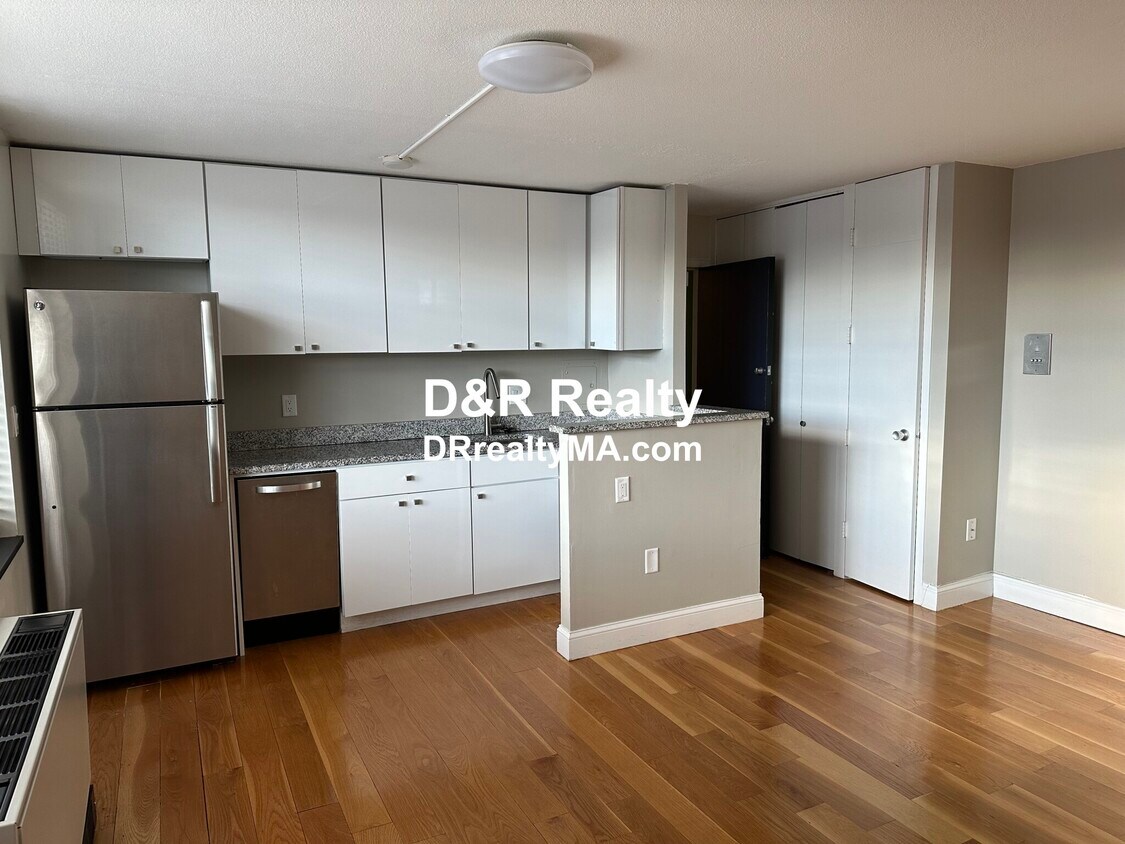 Primary Photo - 137 Trapelo Rd