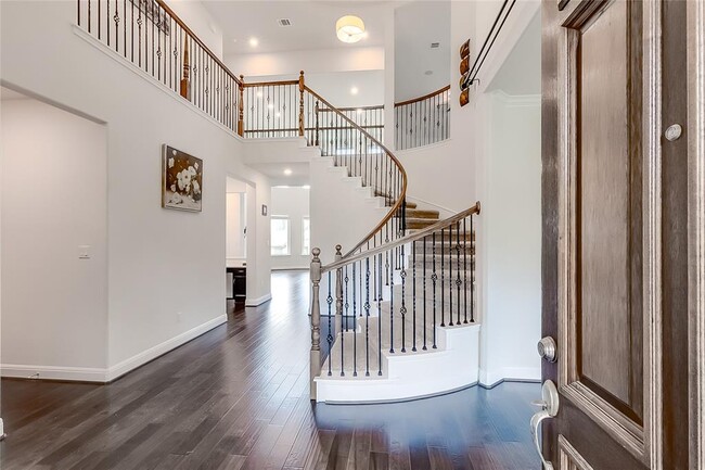 Foto del edificio - 4221 Valley Oaks Dr