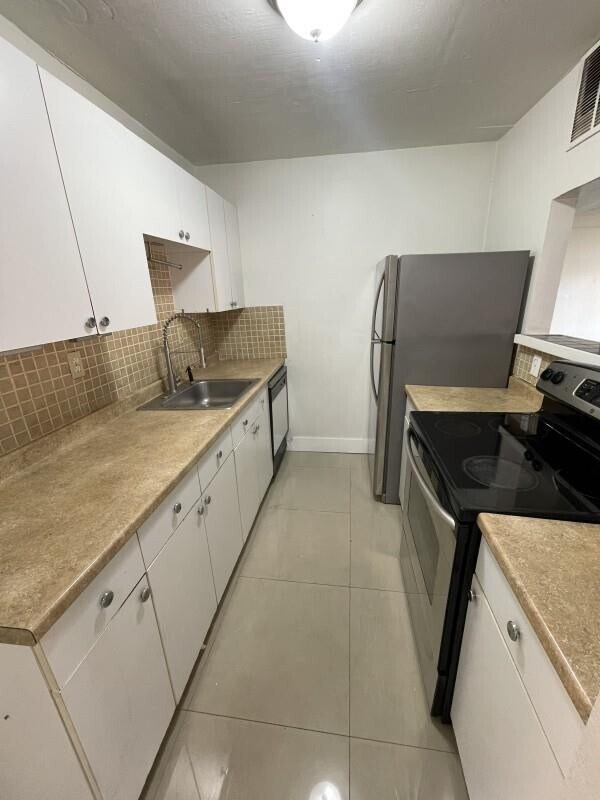 Foto del edificio - 7110 Fairway Dr