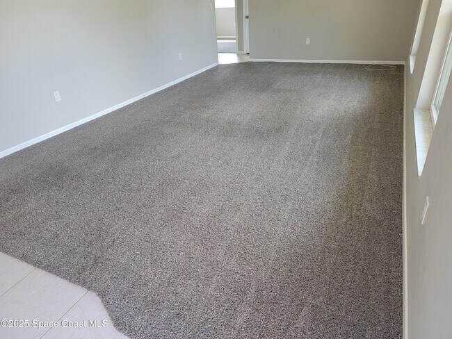 Foto del edificio - 2170 Emerald Ct