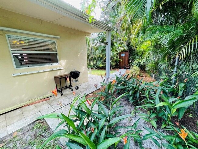 Building Photo - 279 Hach Ln