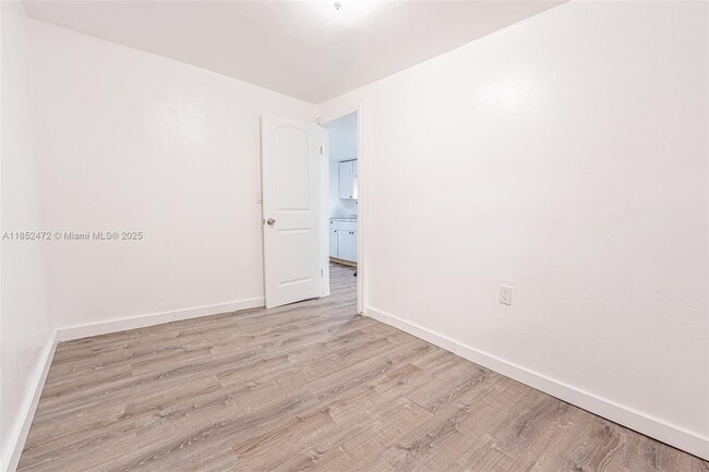 Foto del edificio - 11 SW 13th Ave
