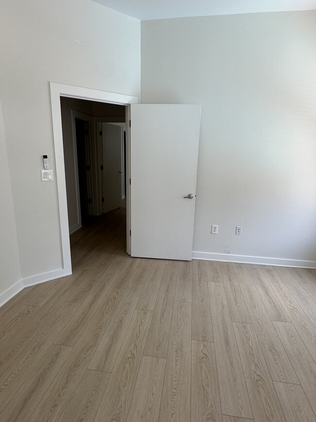 Building Photo - 870 Inman Village Pky NE