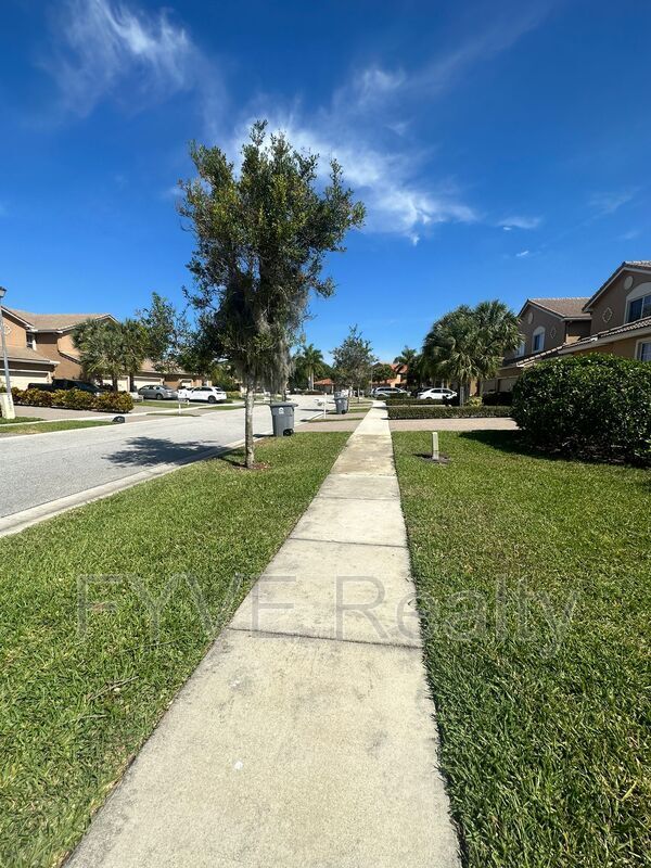 Building Photo - 4361 Colony View Dr