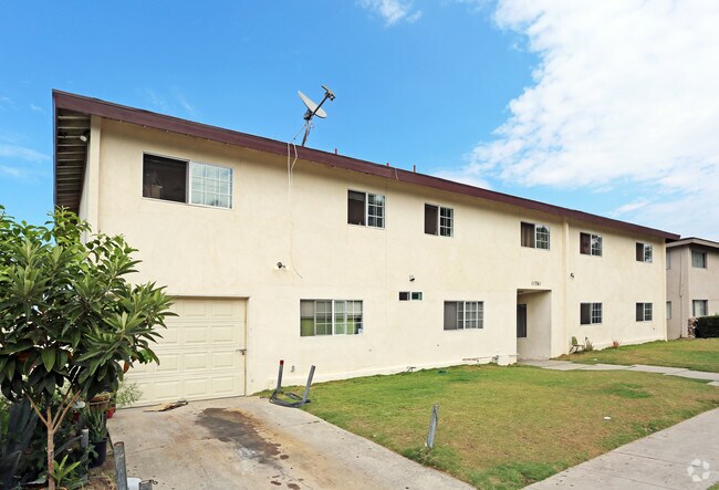 Building Photo - 11761 Stuart Dr