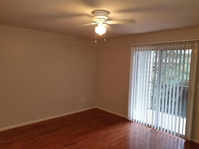 Foto del edificio - 507 Granville Ct