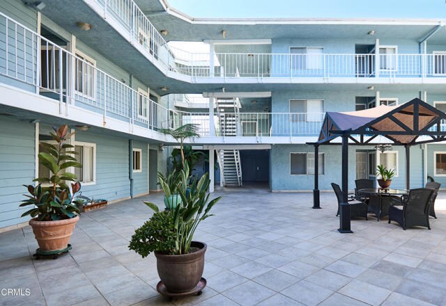 Foto del edificio - 955 E 3rd St