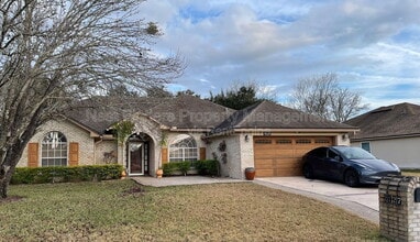 Building Photo - 2127 Forest Gate Dr W