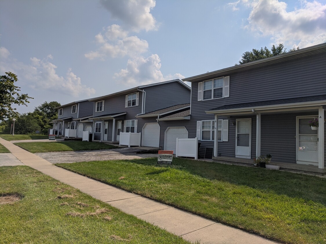 Primary Photo - 1003 S Smith Rd