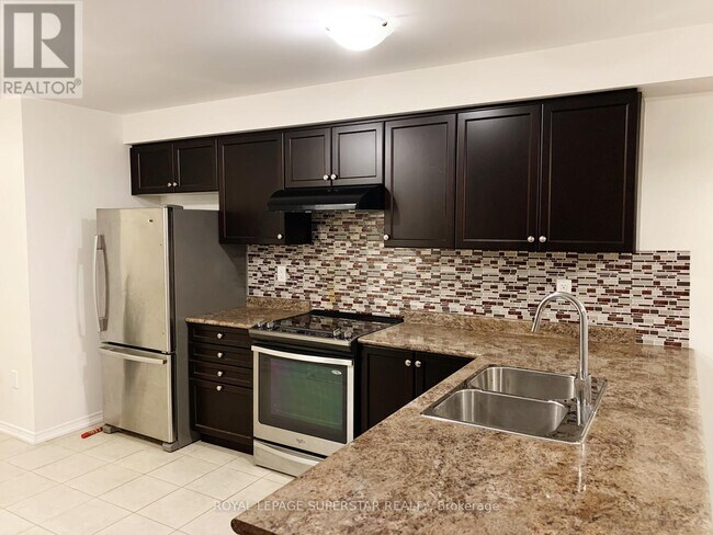 Photo du bâtiment - 18 Longboat Run W